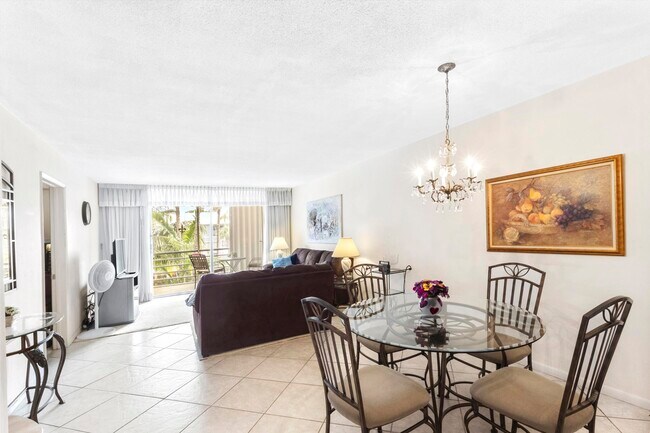 4500 N Federal Hwy in Lighthouse Point, FL - Foto de edificio - Building Photo