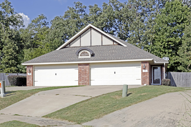 10-34 S Woodsprings Dr in Fayetteville, AR - Building Photo - Building Photo