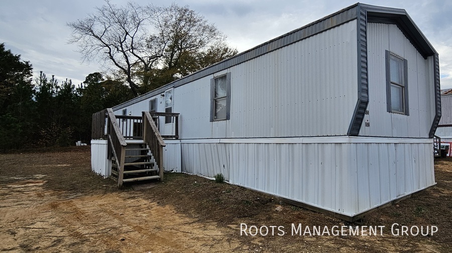 1142 Wildwood Dr in Fayetteville, NC - Building Photo