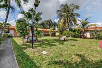 140 SW 30th Ct in Miami, FL - Building Photo - Building Photo