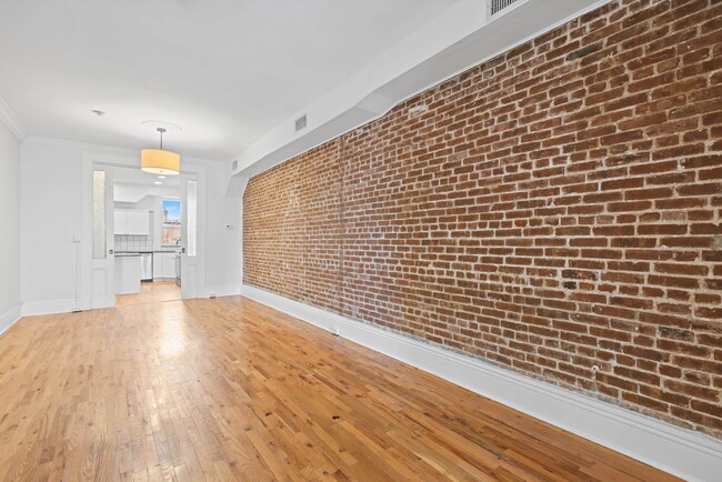 1028 Hudson St in Hoboken, NJ - Building Photo - Building Photo