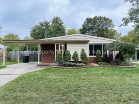 14551 Marlow St in Oak Park, MI - Building Photo