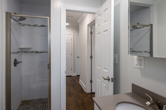 Manley Court in Summit, NJ - Building Photo - Interior Photo