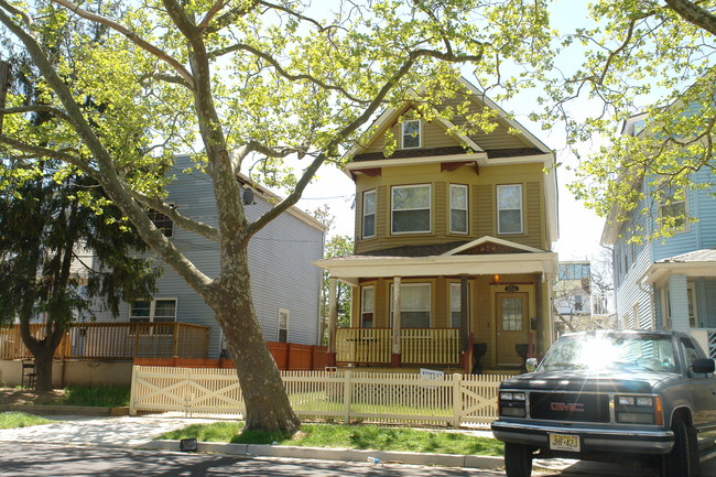 403 Sewall Ave in Asbury Park, NJ - Building Photo - Building Photo