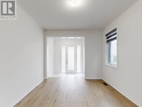 1127 Zircon Mnr in Pickering, ON - Building Photo - Building Photo