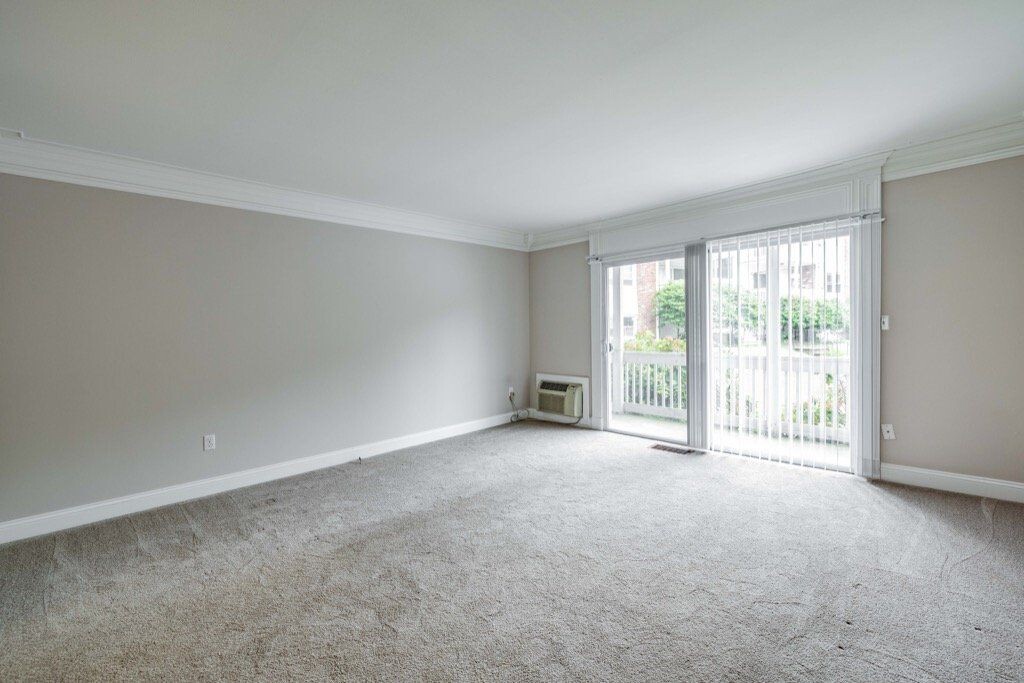 Middlebury Crossing Apartments in Waterbury, CT