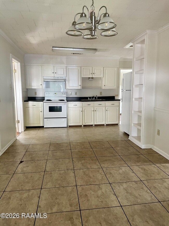 135 Oswald St in Breaux Bridge, LA - Building Photo - Building Photo