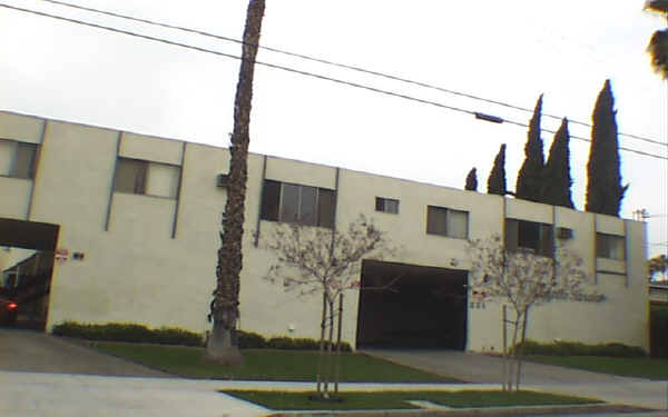 225 Palmetto Dr in Alhambra, CA - Foto de edificio - Building Photo