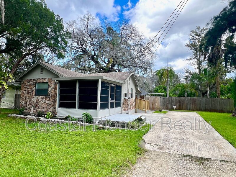 5039 Green Key Rd in New Port Richey, FL - Building Photo