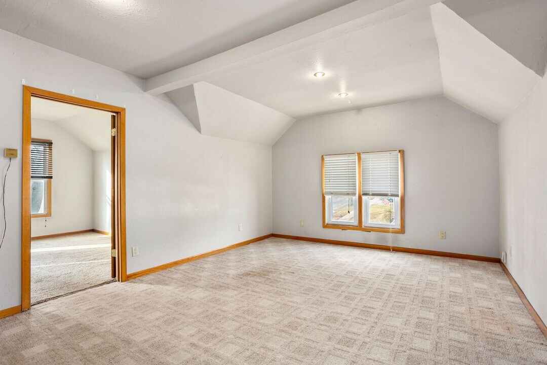 120 W 5th St in Kaukauna, WI - Building Photo