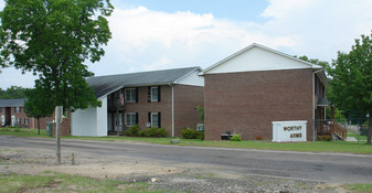 Worthy Arms in Spring Lake, NC - Building Photo