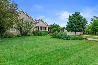 N54W16862 Autumn View Ln in Menomonee Falls, WI - Building Photo - Building Photo