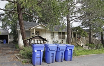 2992-2998 Hilltop Dr in Napa, CA - Foto de edificio - Building Photo