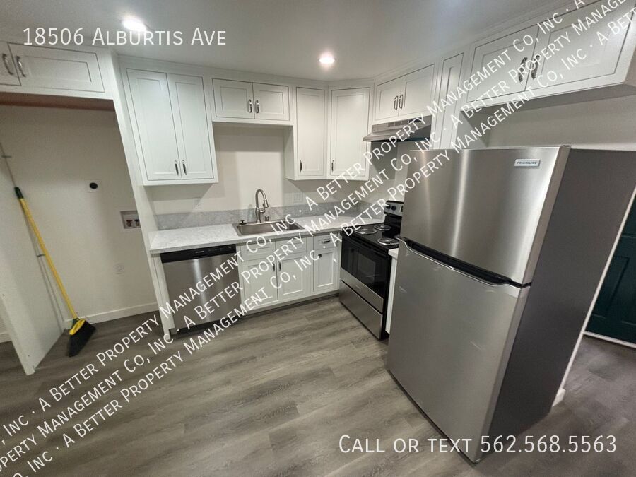 18506 Alburtis Ave in Artesia, CA - Building Photo