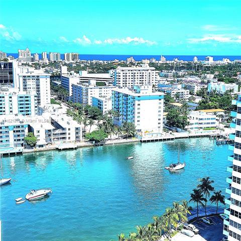 10 Venetian Way, Unit 906 in Miami Beach, FL - Building Photo