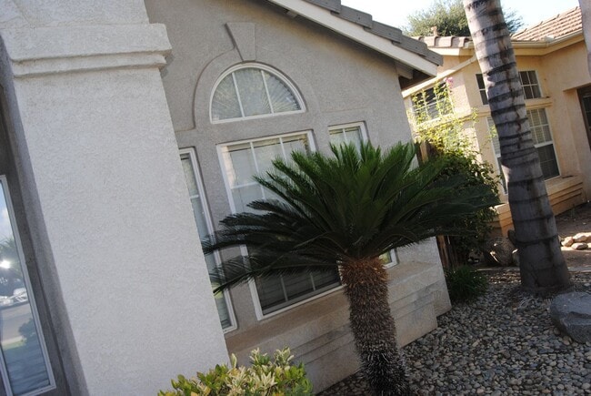 3025 Starside Dr in Bakersfield, CA - Building Photo - Building Photo