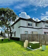 11652 NW 77th Terrace in Medley, FL - Building Photo - Building Photo