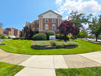 Colony Apartments in Shaker Heights, OH - Foto de edificio - Building Photo