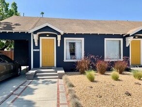 2700 Exposition Pl in Los Angeles, CA - Building Photo - Building Photo