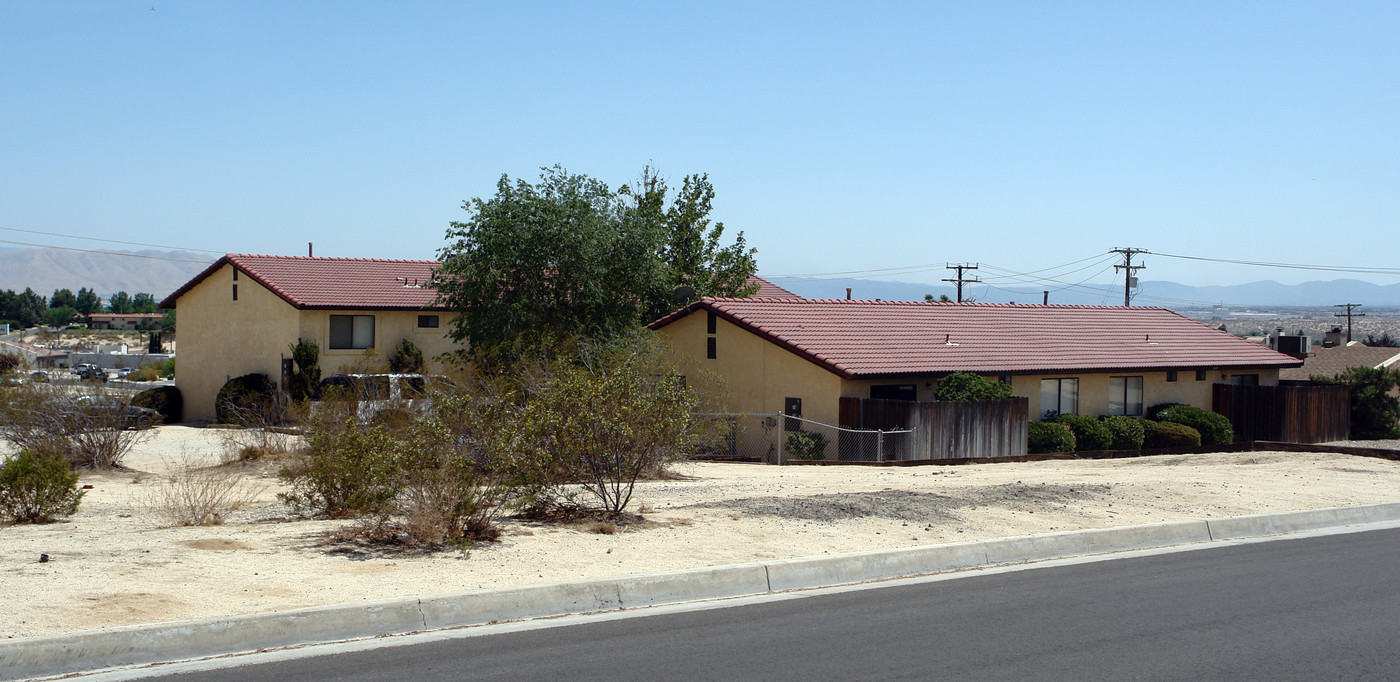 16097 Muni Rd in Apple Valley, CA - Building Photo