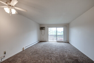 Holiday Acres Apartments in West St. Paul, MN - Building Photo - Interior Photo