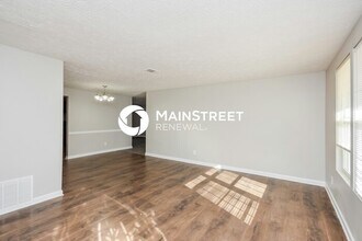 5176 Martins Crossing Rd in Stone Mountain, GA - Building Photo - Building Photo