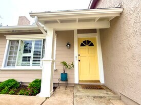 18021 Upperlake Cir in Huntington Beach, CA - Building Photo