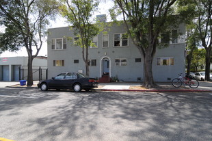 1900 9th St Apartments