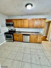 373 Floral Ln in Saddle Brook, NJ - Building Photo - Building Photo