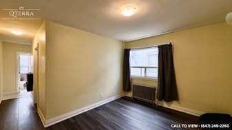 2026 Weston Rd in Toronto, ON - Building Photo