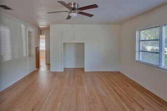 1102 Sunset Point Rd in Clearwater, FL - Building Photo - Building Photo
