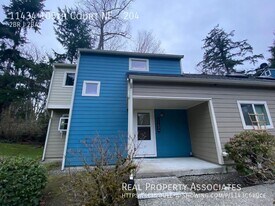 11434 105th Ct NE in Kirkland, WA - Building Photo