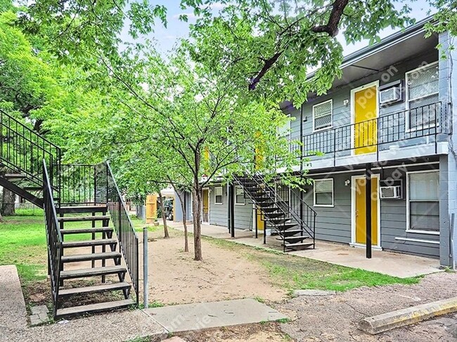 903 Springdale Rd in Austin, TX - Building Photo - Building Photo