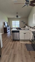 9765 Fox Chapel Rd in Tampa, FL - Foto de edificio - Building Photo