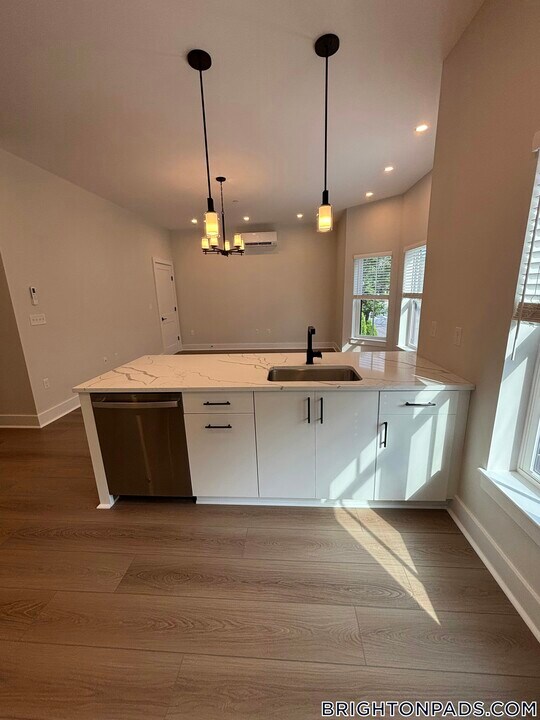 9 Newton St in Boston, MA - Building Photo