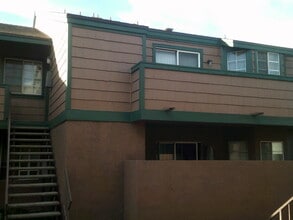 Stonegate in Fontana, CA - Building Photo - Building Photo