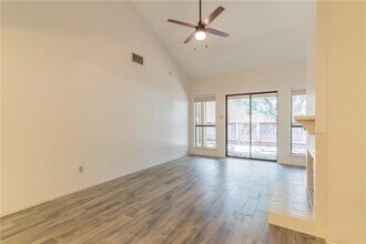 7211 Lakewood Dr in Austin, TX - Building Photo - Building Photo