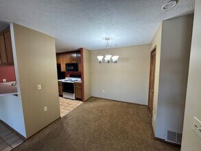 8611 Scenicview Dr in Broadview Heights, OH - Building Photo - Building Photo