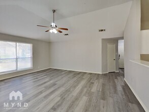 4961 Briar Oaks Ln in Grand Prairie, TX - Building Photo - Building Photo