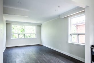 34 Robindale Ave in Toronto, ON - Building Photo - Building Photo