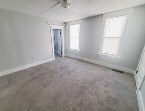 1601 Liberty St, Unit Rear Up in Erie, PA - Foto de edificio - Building Photo