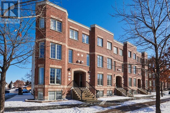 870 Longfields Dr in Ottawa, ON - Building Photo - Building Photo