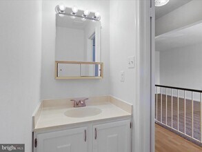 5513 Ridgeton Hill Ct in Fairfax, VA - Building Photo - Building Photo
