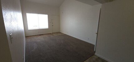 545-551 Timothy Way in Fallon, NV - Foto de edificio - Building Photo