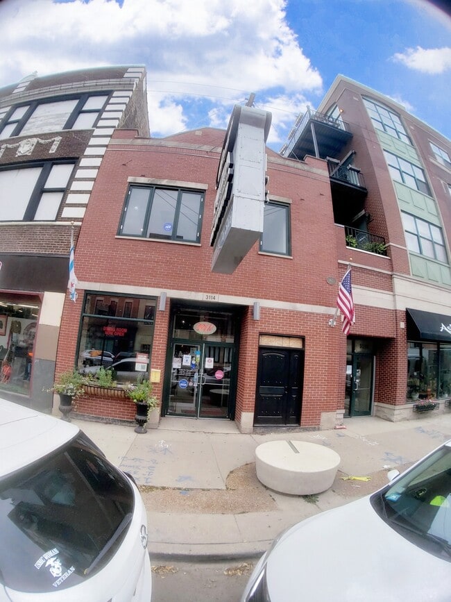 property at 3114 N Lincoln Ave