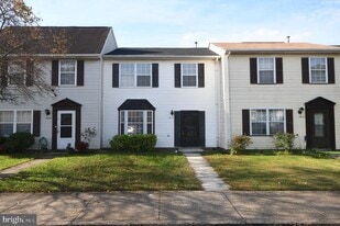 8635 Union Pl in Manassas Park, VA - Building Photo