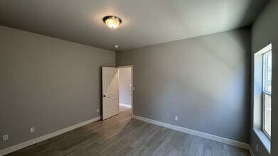 1825 W Date Ave in Porterville, CA - Building Photo - Building Photo