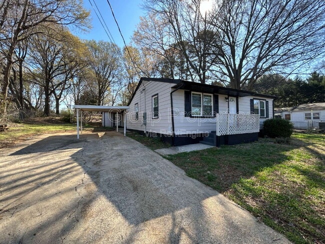 property at 402 S Yates St