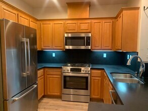 3240 Maguire Way, Unit 101 in Dublin, CA - Building Photo - Building Photo