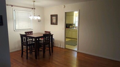 1705 Elmwood Rd in Milledgeville, GA - Foto de edificio - Building Photo